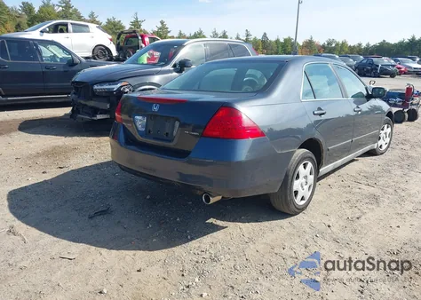 2006 Honda Accord 2.4 Lx z USA, uszkodzony, nr VIN 1HGCM56476A019528